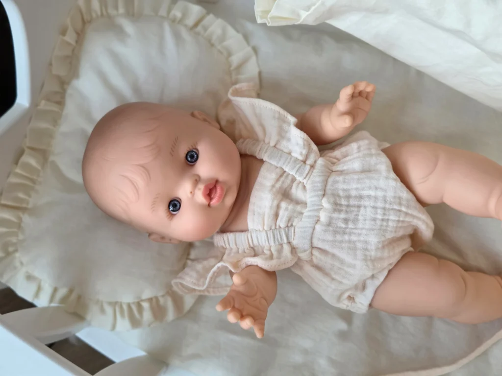 Песочник для пупса paola reina, minikane 34 см