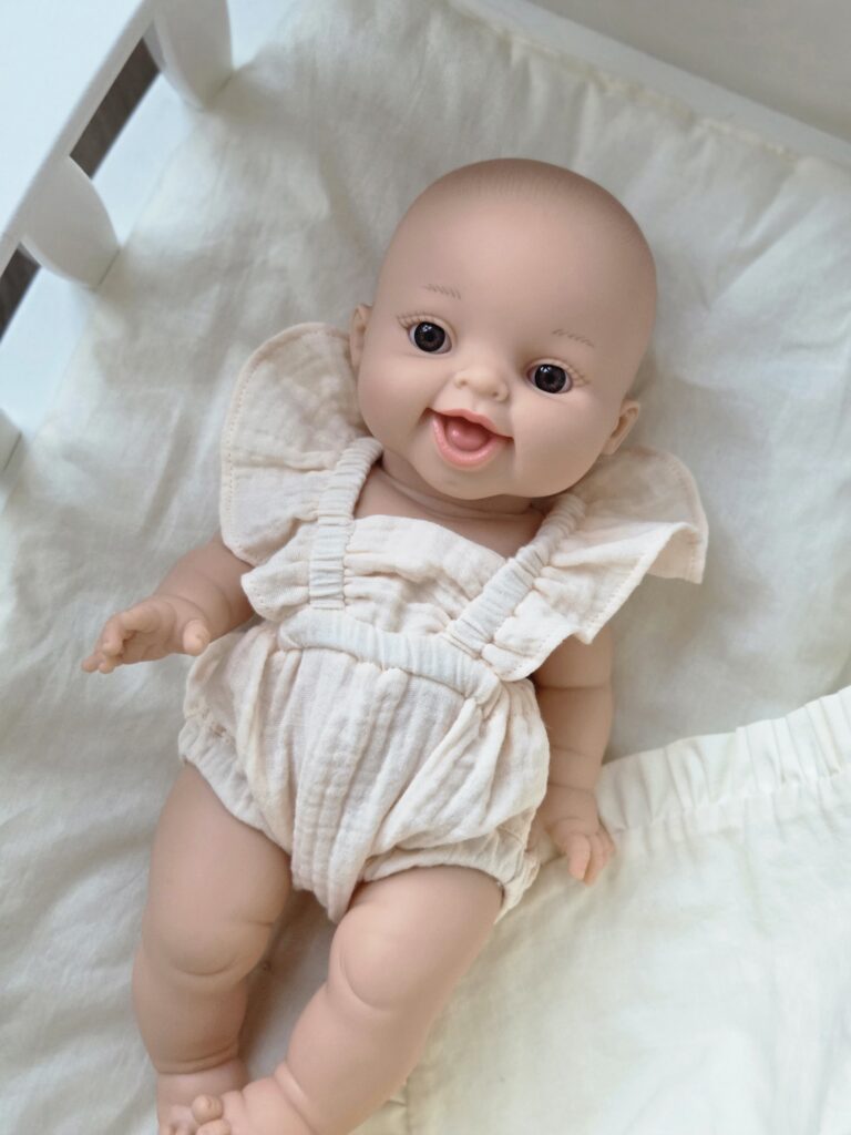 Песочник для пупса paola reina, minikane 34 см